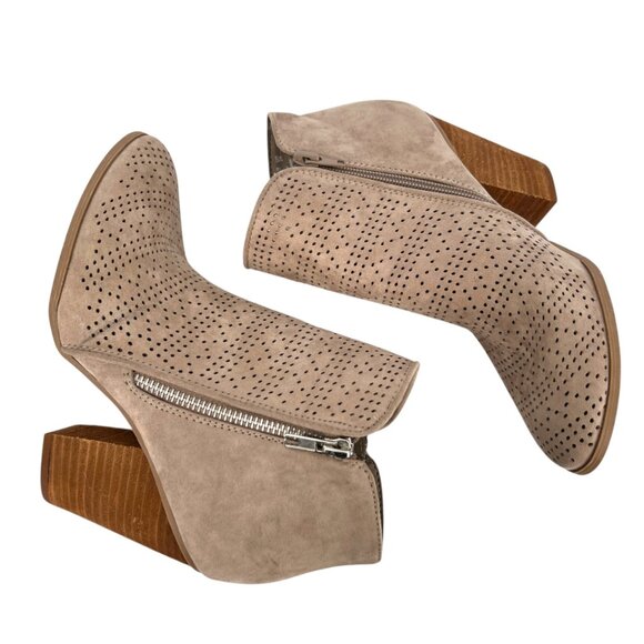 Carlos By Carlos Santana Hacey Doe Brown Heeled Ankle Boots Size 7M NWT - Picture 4 of 11